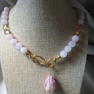 Elegant Pink and Gold Necklace